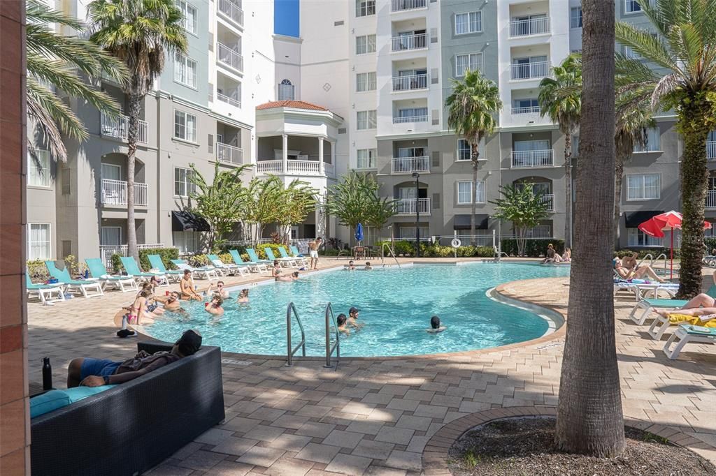 For Sale: $299,500 (2 beds, 2 baths, 1056 Square Feet)