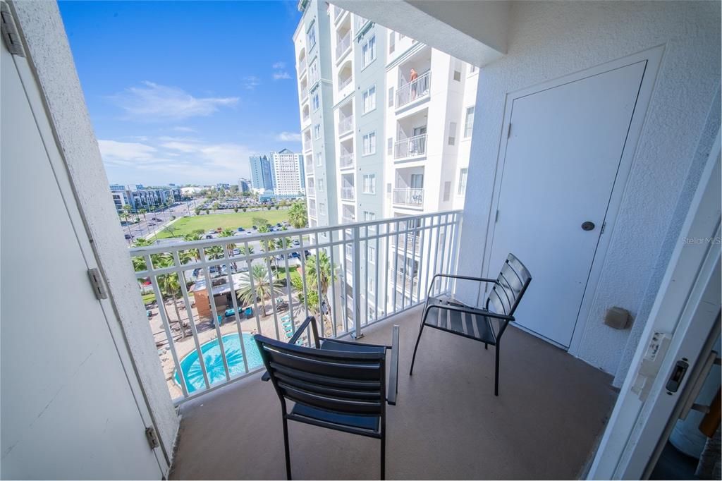 For Sale: $299,500 (2 beds, 2 baths, 1056 Square Feet)