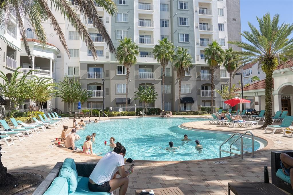 For Sale: $299,500 (2 beds, 2 baths, 1056 Square Feet)