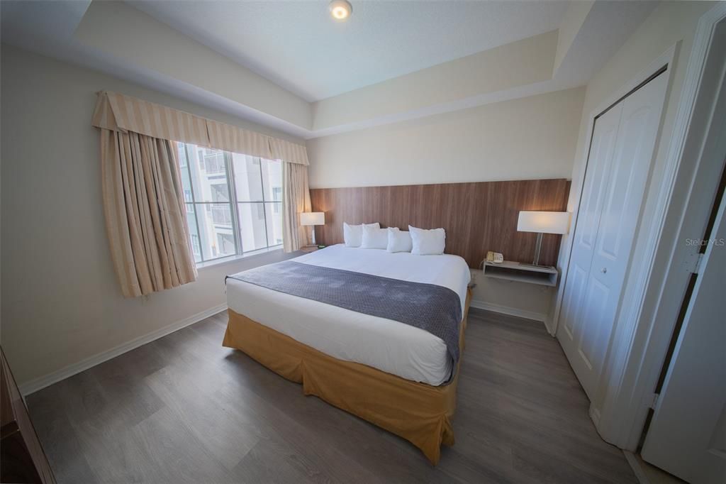 For Sale: $299,500 (2 beds, 2 baths, 1056 Square Feet)