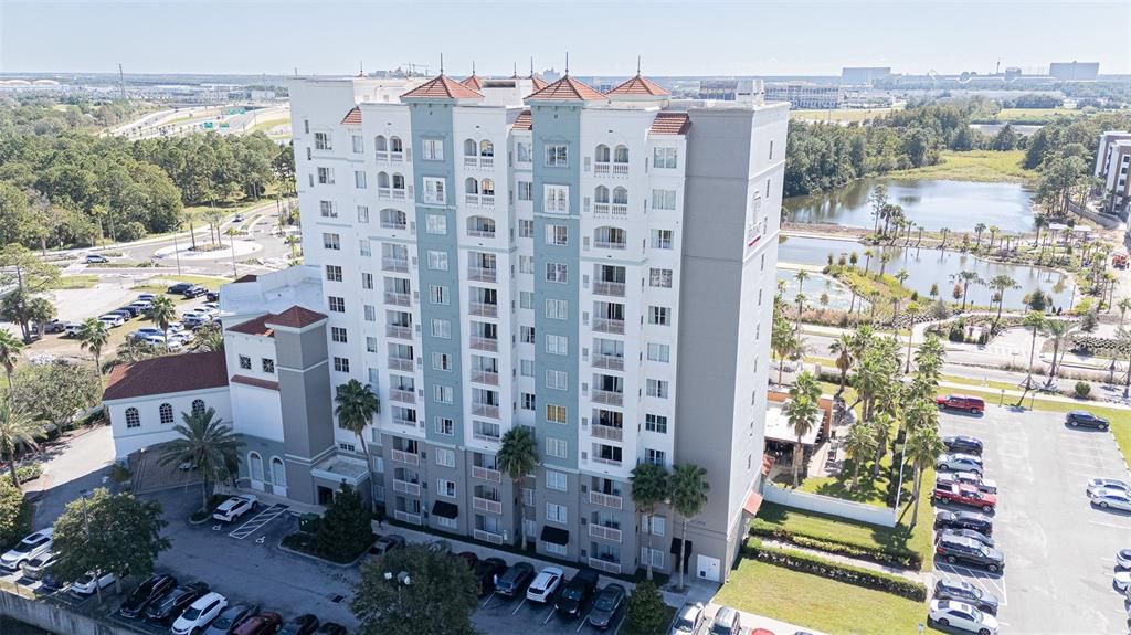 For Sale: $299,500 (2 beds, 2 baths, 1056 Square Feet)