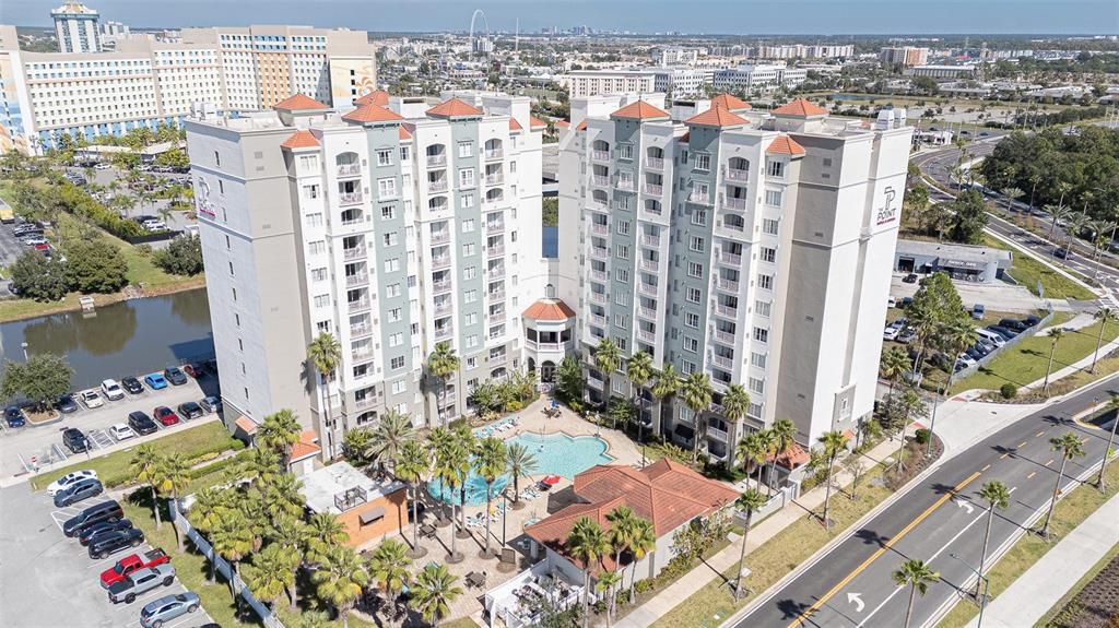 For Sale: $299,500 (2 beds, 2 baths, 1056 Square Feet)