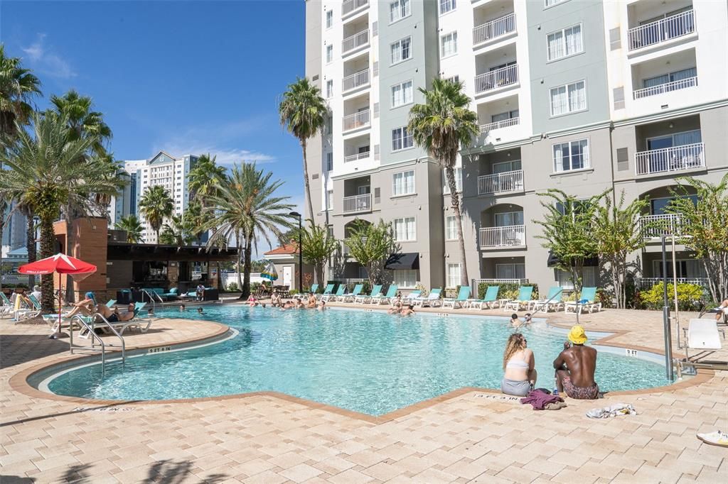 For Sale: $299,500 (2 beds, 2 baths, 1056 Square Feet)