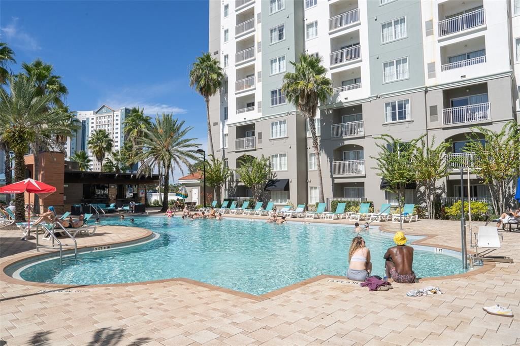 For Sale: $299,500 (2 beds, 2 baths, 1056 Square Feet)