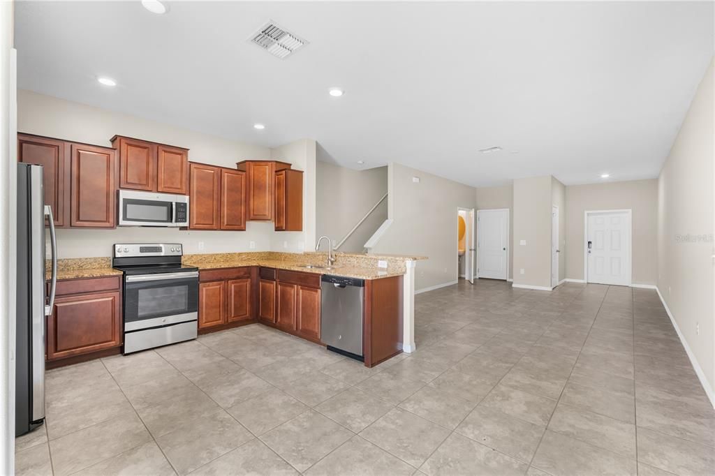 For Rent: $1,900 (2 beds, 2 baths, 1578 Square Feet)