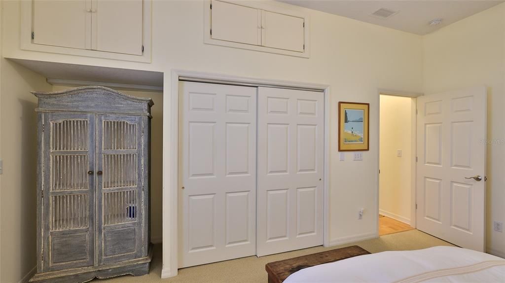 For Sale: $750,000 (3 beds, 2 baths, 2520 Square Feet)