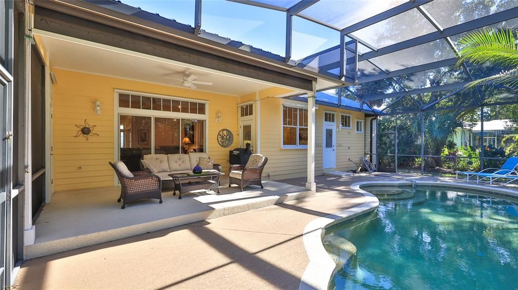 For Sale: $750,000 (3 beds, 2 baths, 2520 Square Feet)