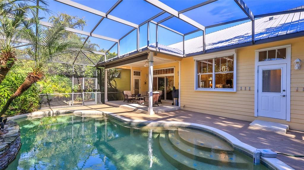 For Sale: $750,000 (3 beds, 2 baths, 2520 Square Feet)