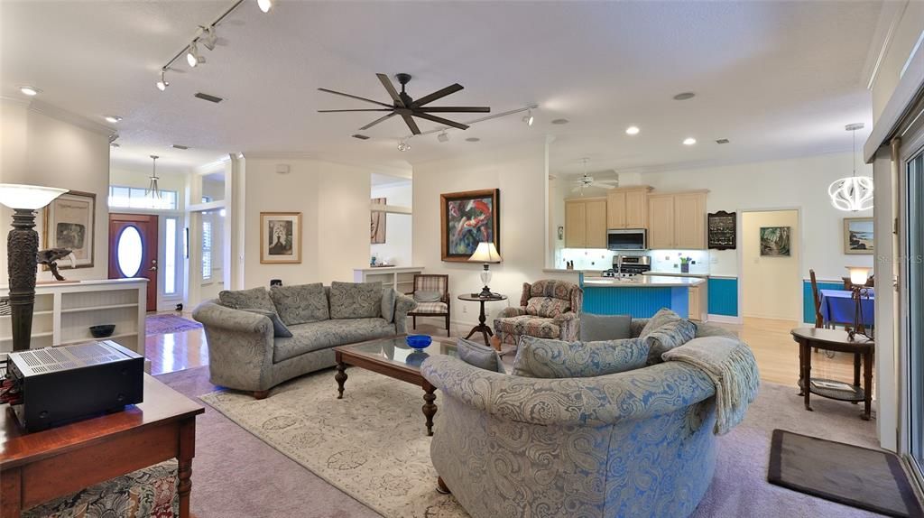 For Sale: $750,000 (3 beds, 2 baths, 2520 Square Feet)