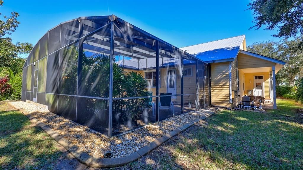 For Sale: $750,000 (3 beds, 2 baths, 2520 Square Feet)