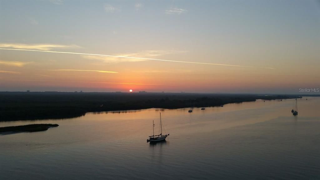 For Sale: $750,000 (3 beds, 2 baths, 2520 Square Feet)