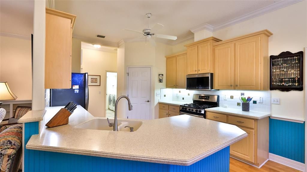 For Sale: $750,000 (3 beds, 2 baths, 2520 Square Feet)