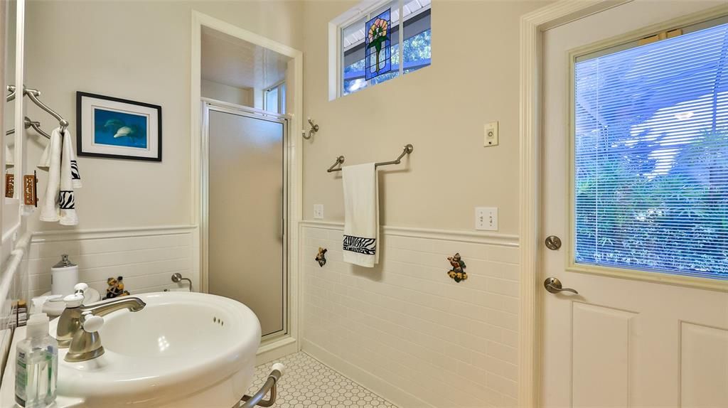 For Sale: $750,000 (3 beds, 2 baths, 2520 Square Feet)