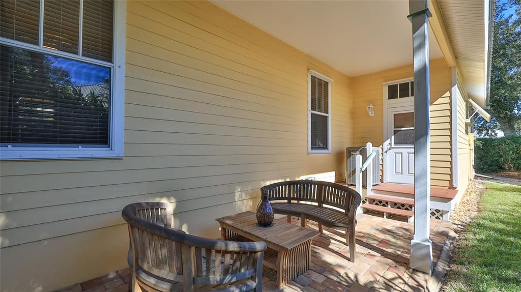 For Sale: $750,000 (3 beds, 2 baths, 2520 Square Feet)