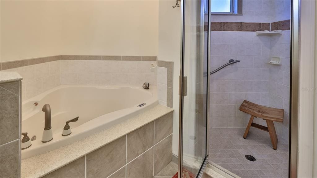 For Sale: $750,000 (3 beds, 2 baths, 2520 Square Feet)