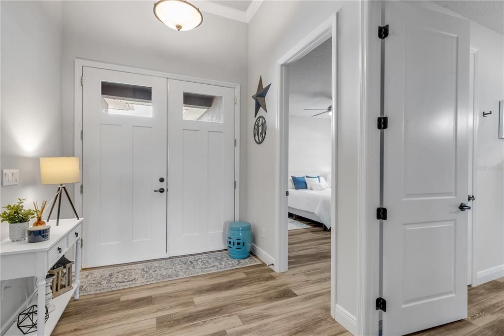 На продажу: $575,000 (3 спален, 2 ванн, 1987 Квадратных фут)