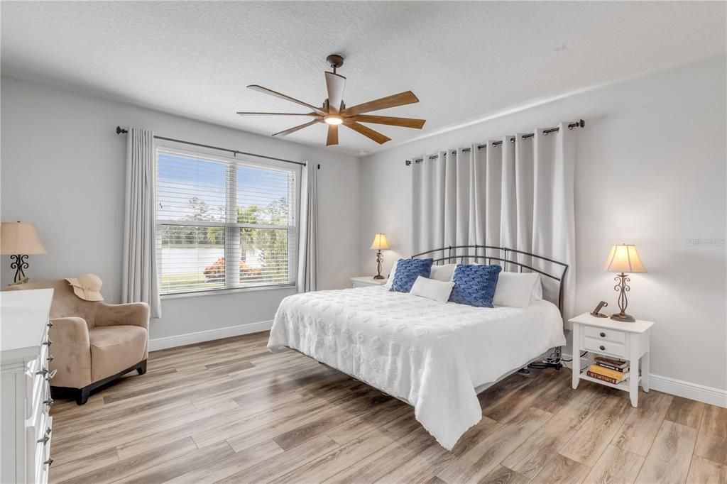 На продажу: $575,000 (3 спален, 2 ванн, 1987 Квадратных фут)