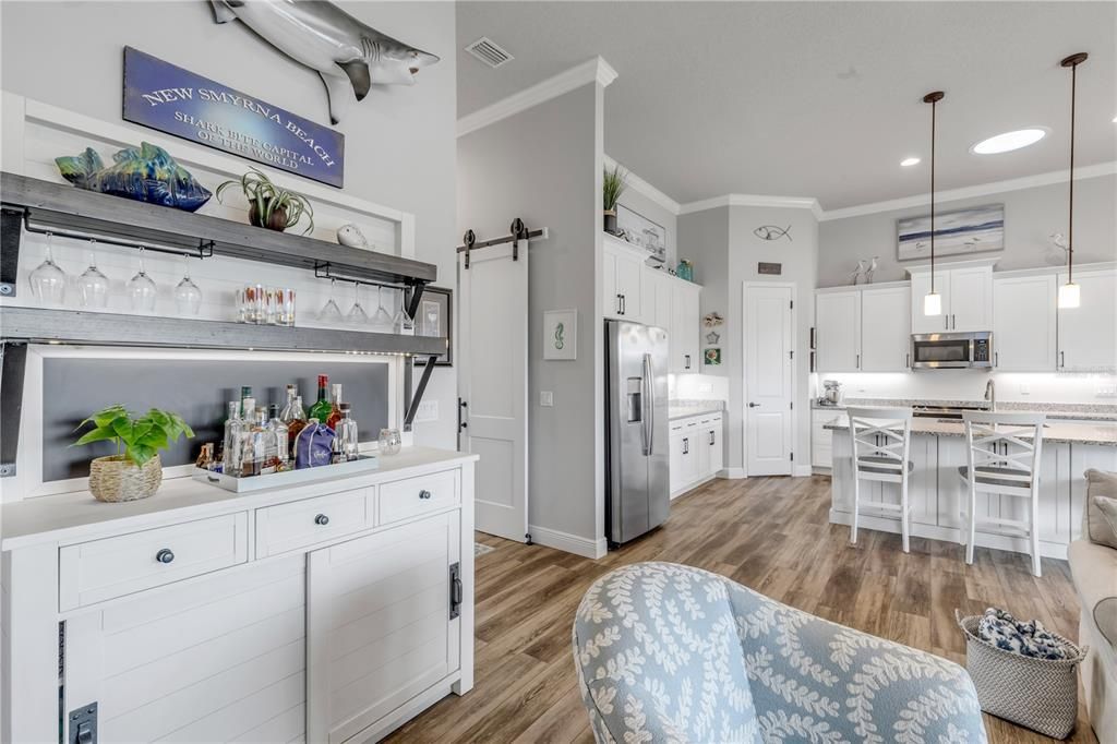 На продажу: $575,000 (3 спален, 2 ванн, 1987 Квадратных фут)