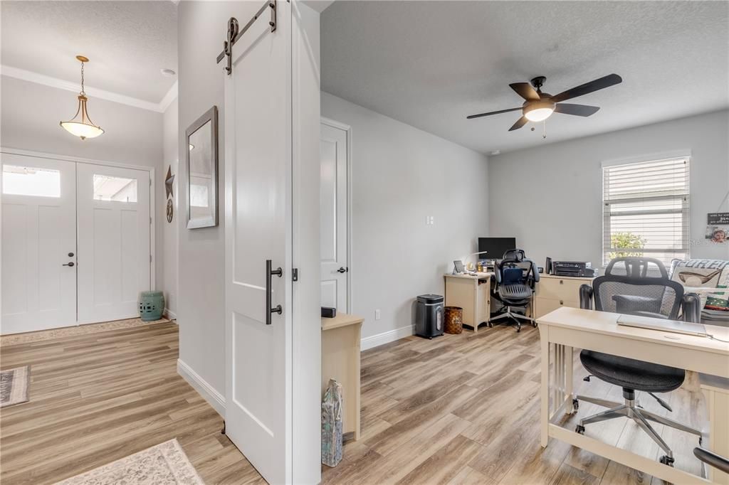 На продажу: $575,000 (3 спален, 2 ванн, 1987 Квадратных фут)