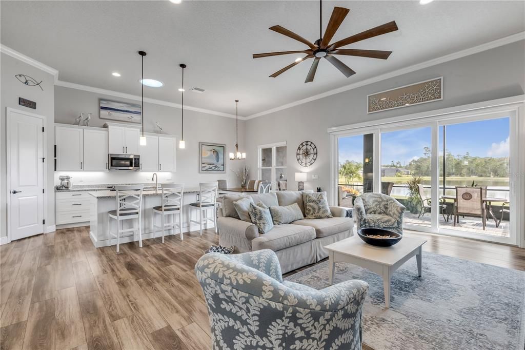 На продажу: $575,000 (3 спален, 2 ванн, 1987 Квадратных фут)