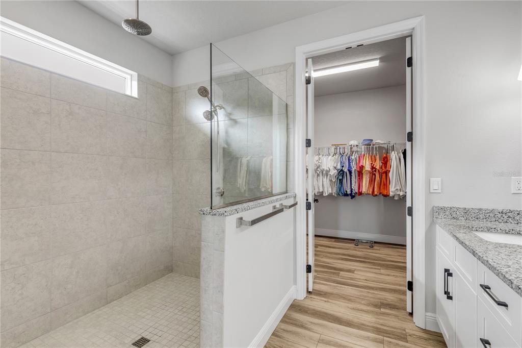 На продажу: $575,000 (3 спален, 2 ванн, 1987 Квадратных фут)