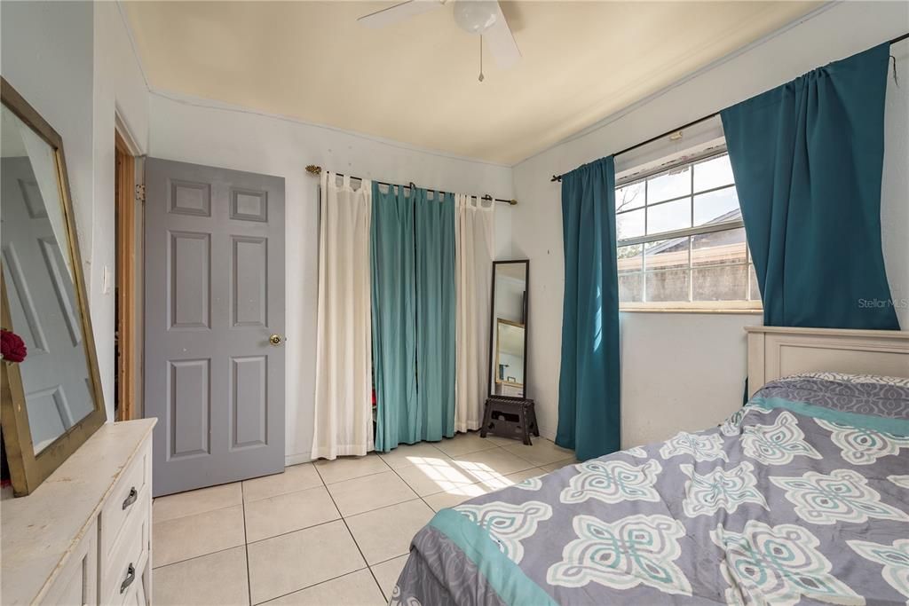 待售: $199,000 (2 贝兹, 1 浴室, 756 平方英尺)