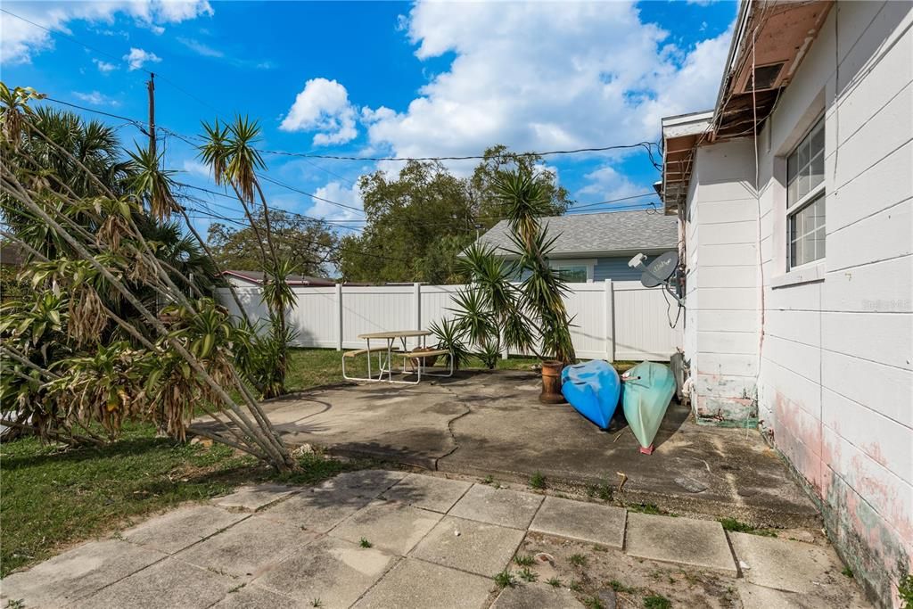 待售: $199,000 (2 贝兹, 1 浴室, 756 平方英尺)