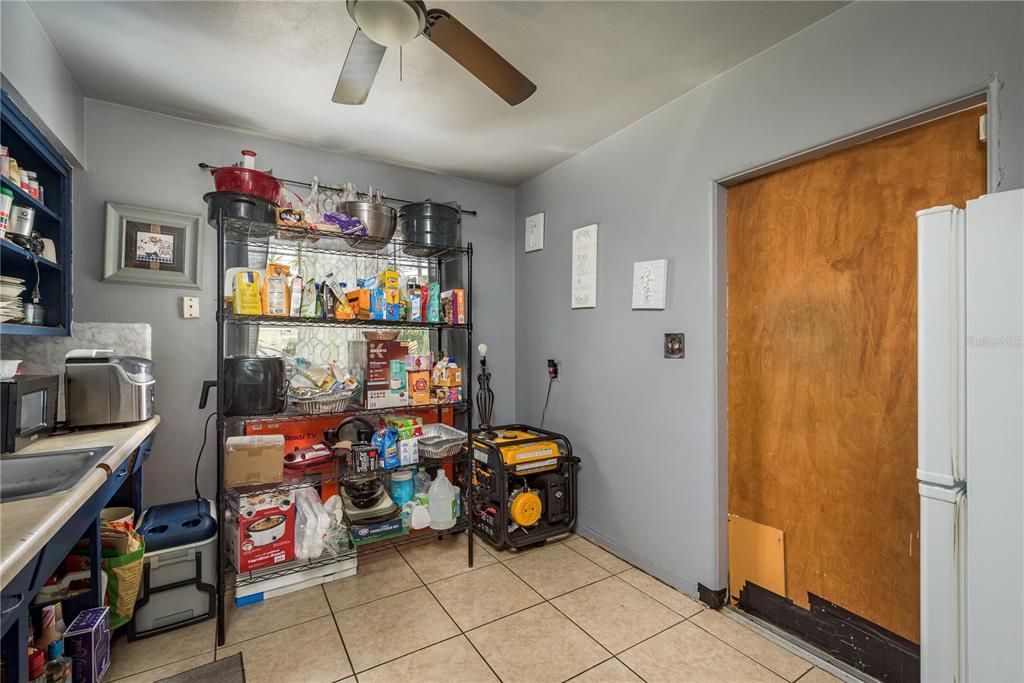 待售: $199,000 (2 贝兹, 1 浴室, 756 平方英尺)