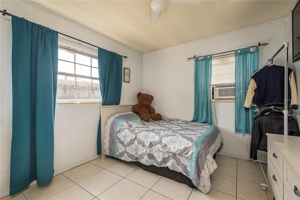 待售: $199,000 (2 贝兹, 1 浴室, 756 平方英尺)