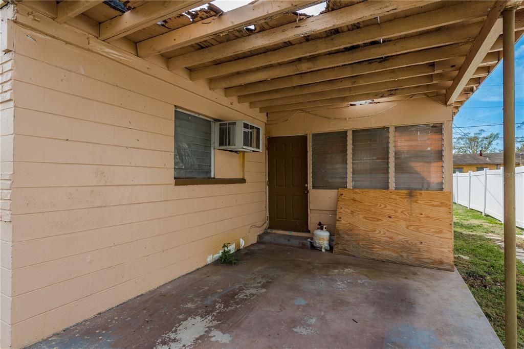 待售: $199,000 (2 贝兹, 1 浴室, 756 平方英尺)