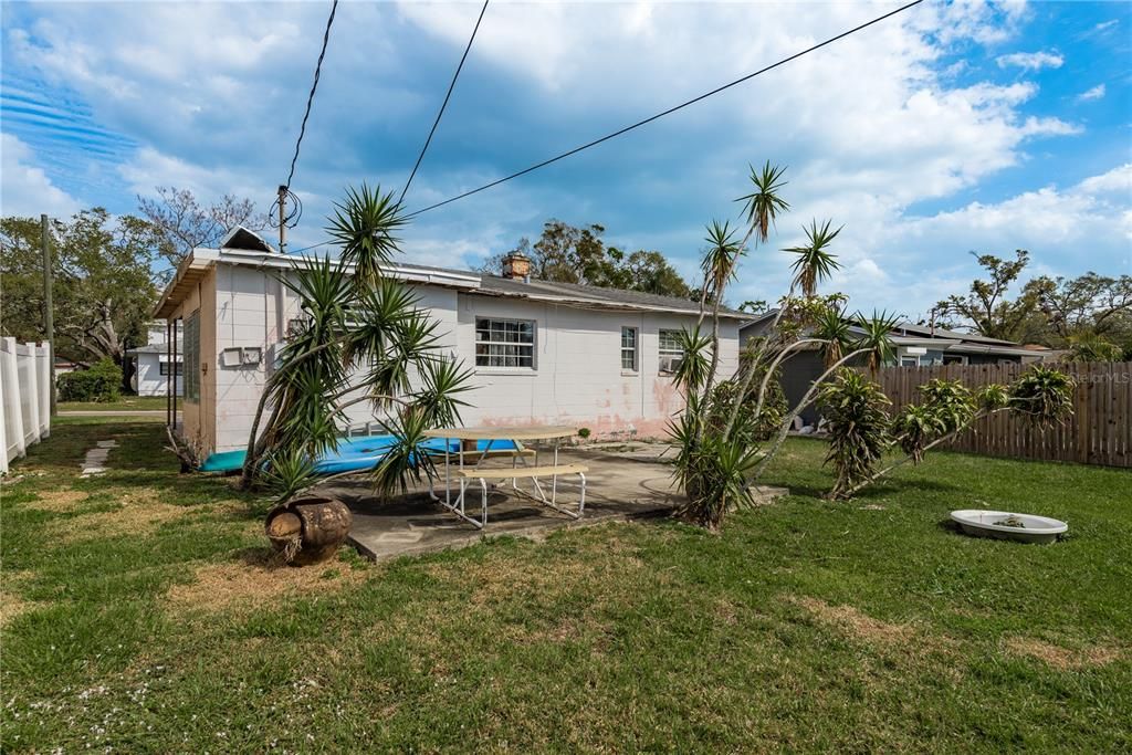 待售: $199,000 (2 贝兹, 1 浴室, 756 平方英尺)