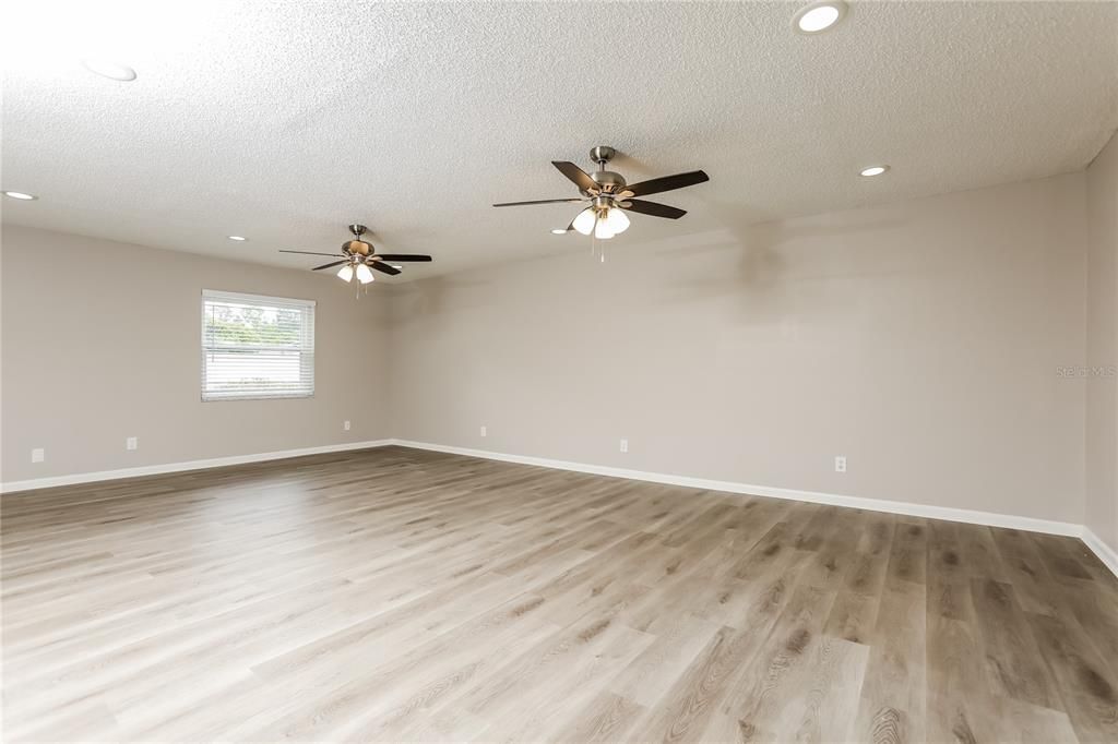 出租: $2,385 (3 贝兹, 2 浴室, 1711 平方英尺)