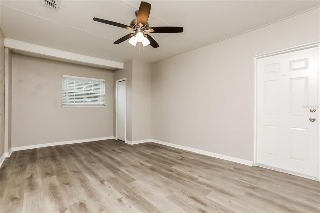 出租: $2,385 (3 贝兹, 2 浴室, 1711 平方英尺)