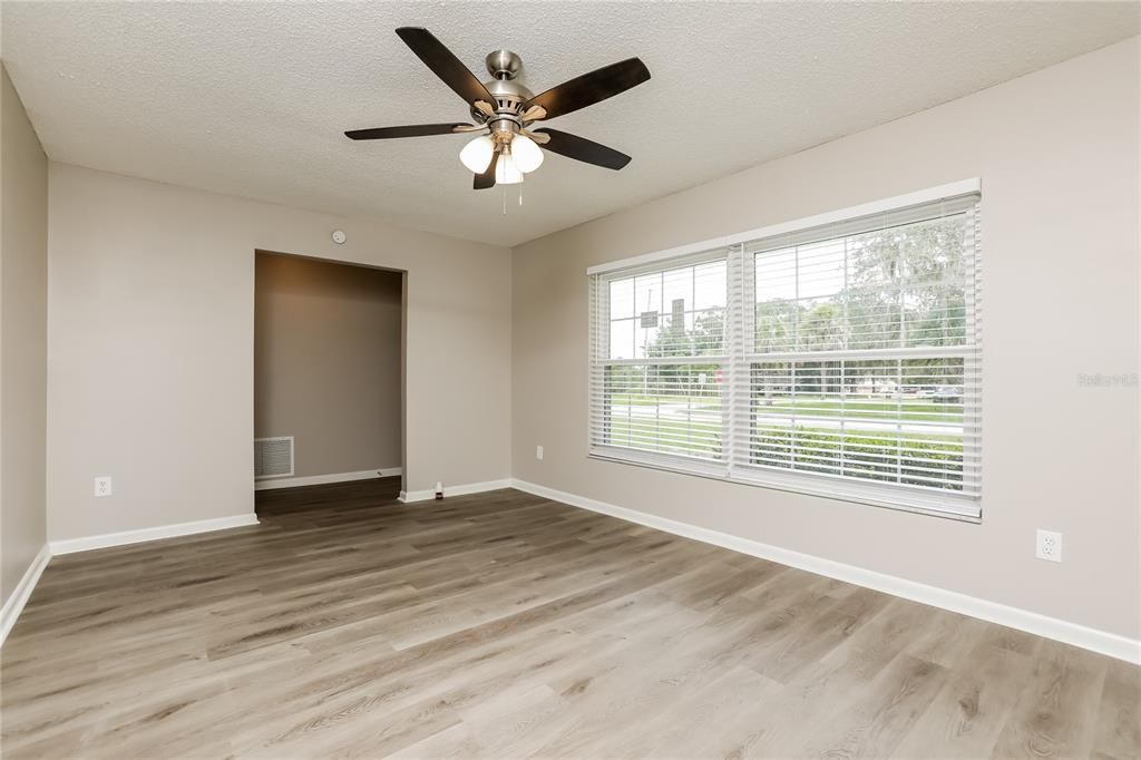 出租: $2,385 (3 贝兹, 2 浴室, 1711 平方英尺)