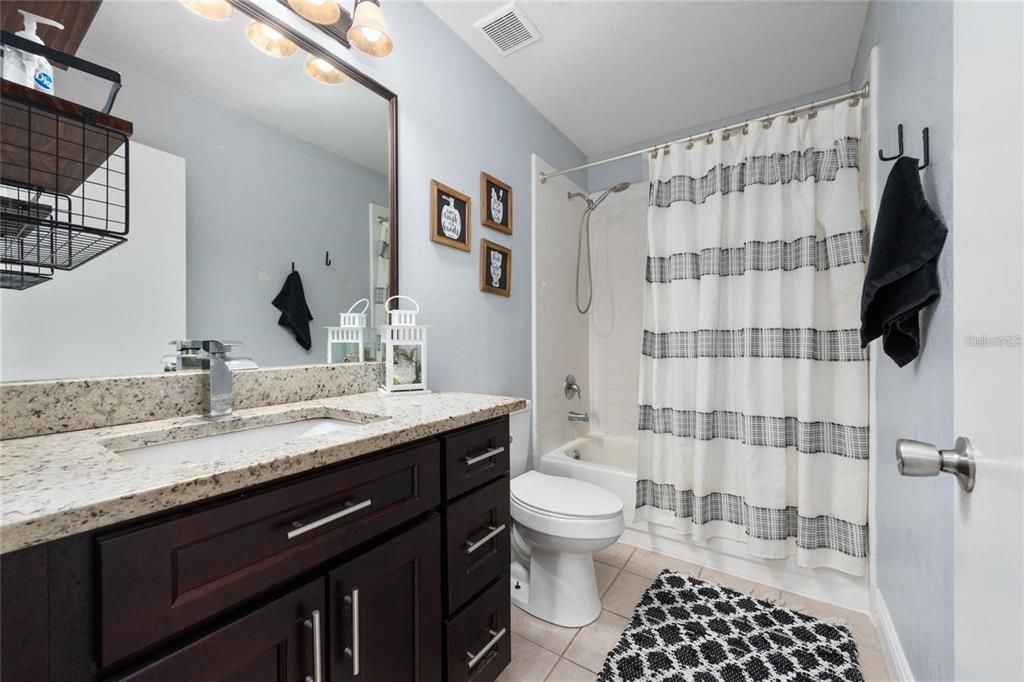 For Sale: $525,000 (5 beds, 2 baths, 2583 Square Feet)