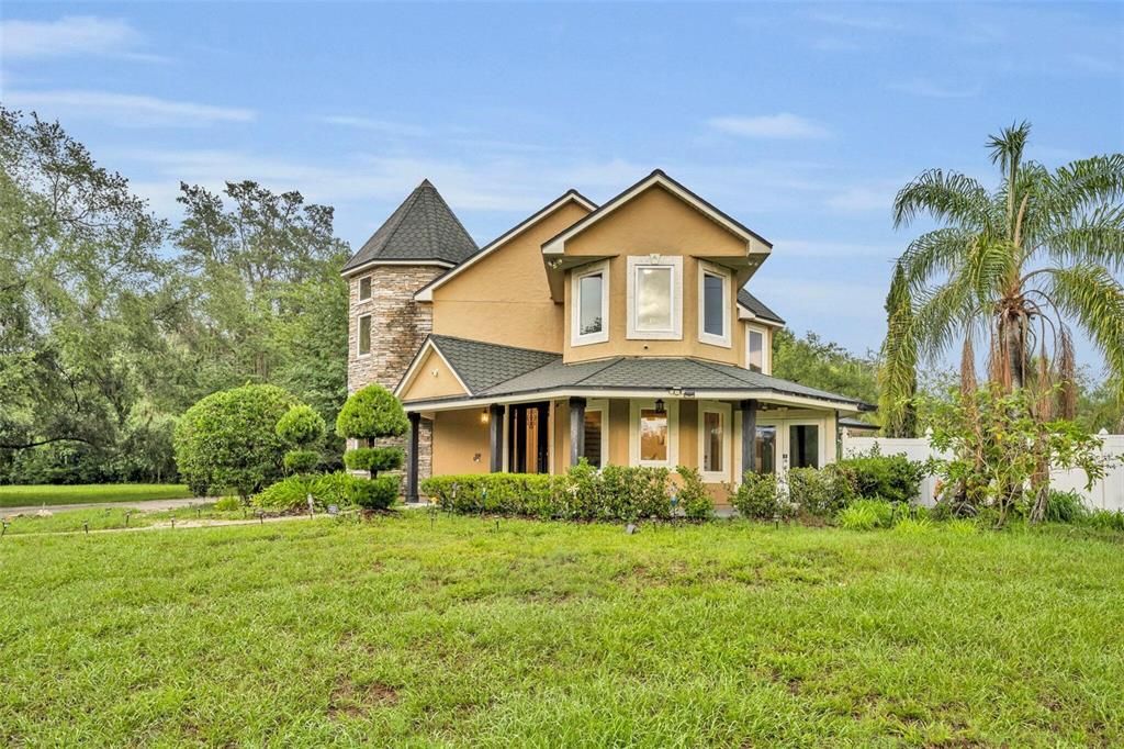 For Sale: $1,575,000 (5 beds, 4 baths, 4233 Square Feet)