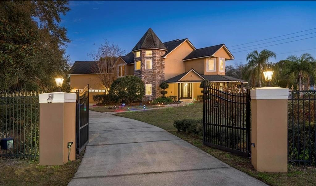 For Sale: $1,575,000 (5 beds, 4 baths, 4233 Square Feet)