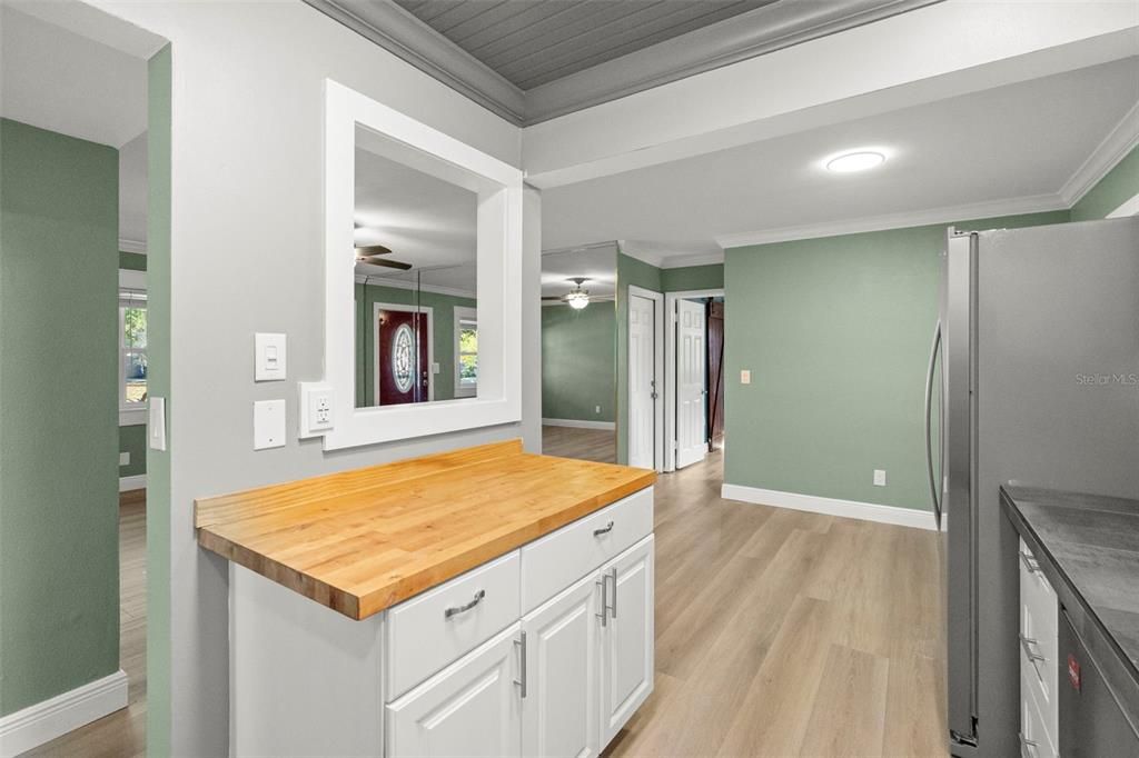 For Rent: $2,945 (4 beds, 2 baths, 1308 Square Feet)