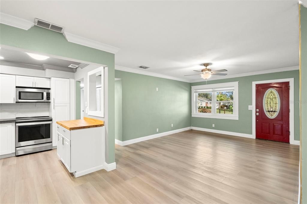 For Rent: $2,945 (4 beds, 2 baths, 1308 Square Feet)