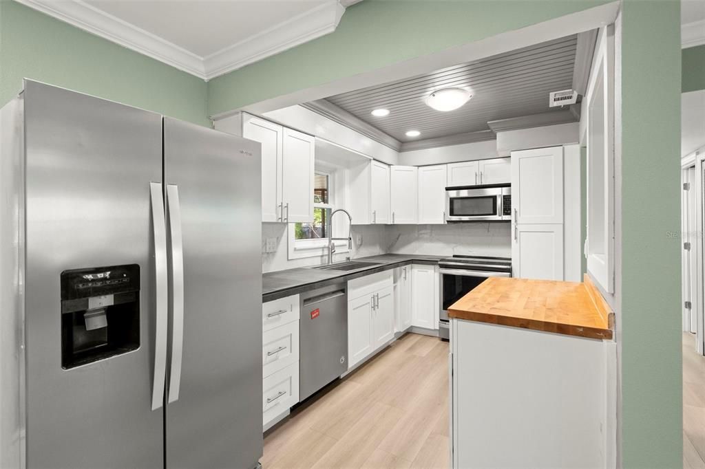 For Rent: $2,945 (4 beds, 2 baths, 1308 Square Feet)