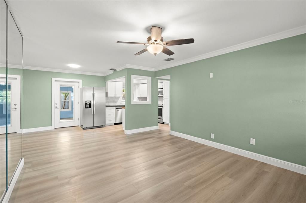 For Rent: $2,945 (4 beds, 2 baths, 1308 Square Feet)