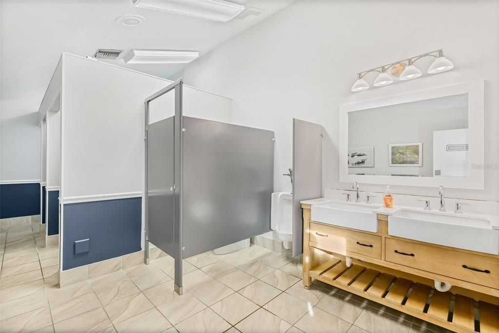 For Sale: $685,500 (3 beds, 2 baths, 1766 Square Feet)