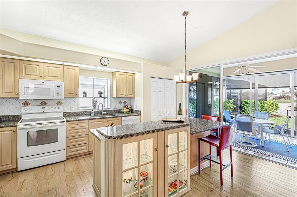 For Sale: $685,500 (3 beds, 2 baths, 1766 Square Feet)