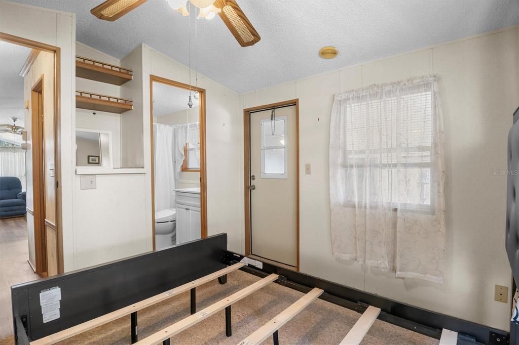 На продажу: $105,500 (1 спален, 1 ванн, 396 Квадратных фут)