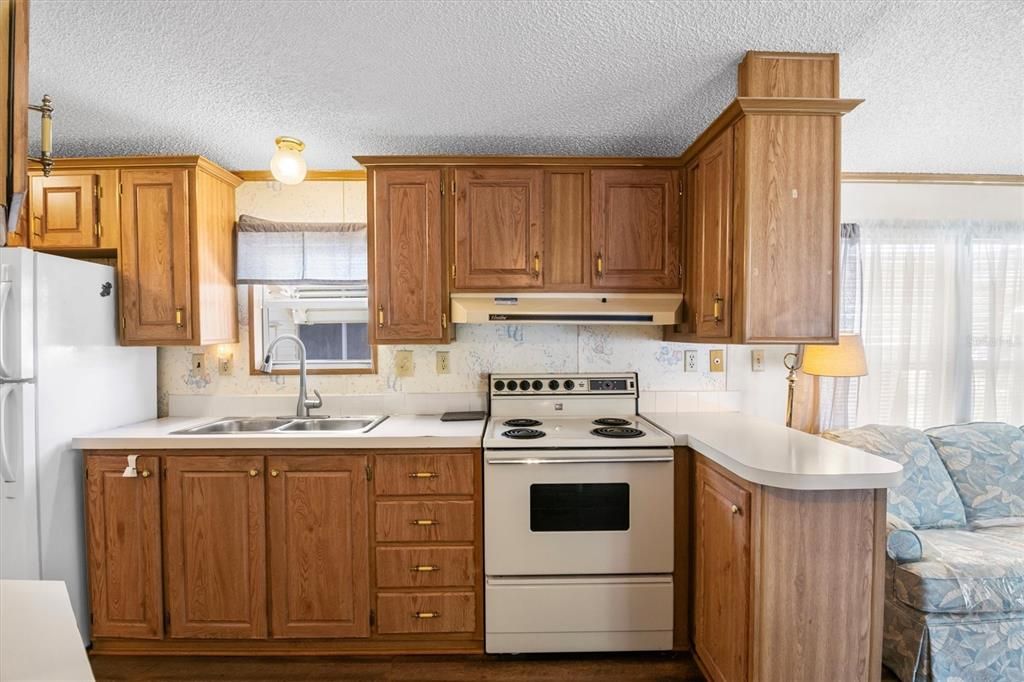 待售: $105,500 (1 贝兹, 1 浴室, 396 平方英尺)