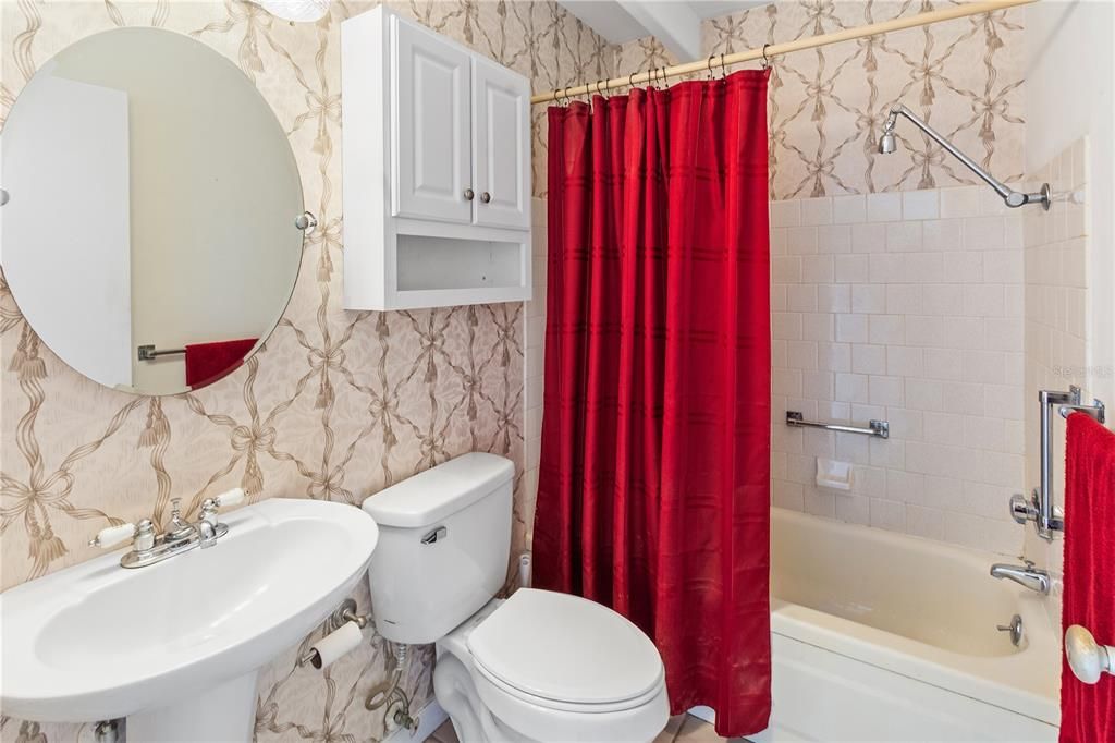 待售: $113,500 (1 贝兹, 1 浴室, 648 平方英尺)