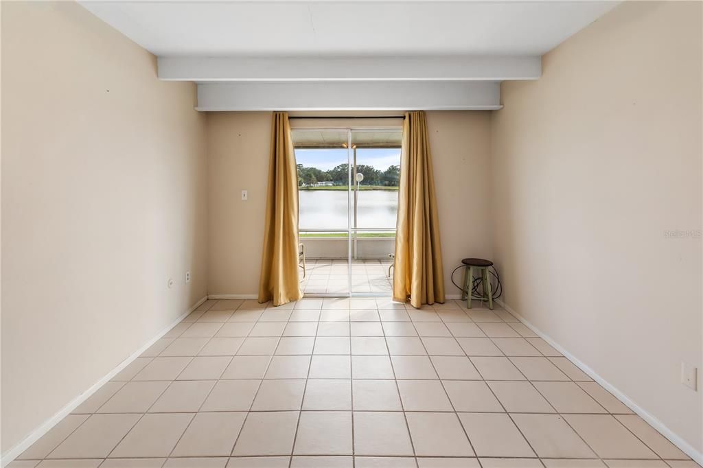 待售: $113,500 (1 贝兹, 1 浴室, 648 平方英尺)