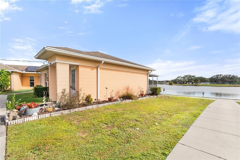 待售: $113,500 (1 贝兹, 1 浴室, 648 平方英尺)