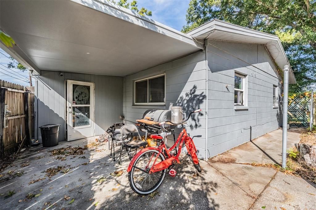Active With Contract: $315,000 (3 beds, 2 baths, 1125 Square Feet)