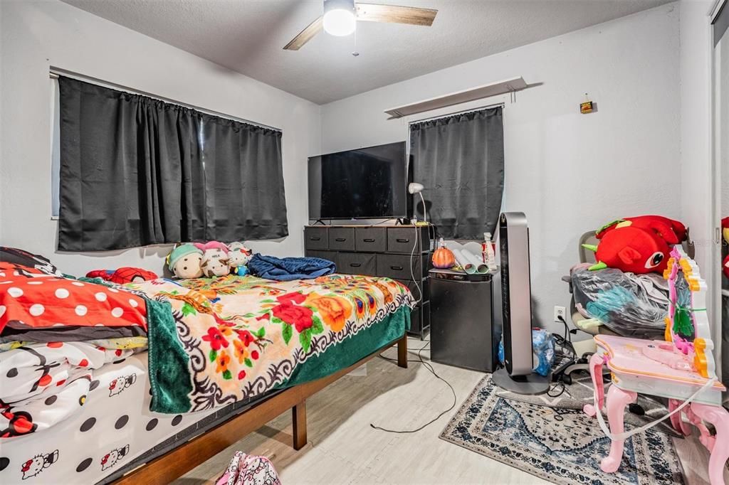 Active With Contract: $315,000 (3 beds, 2 baths, 1125 Square Feet)